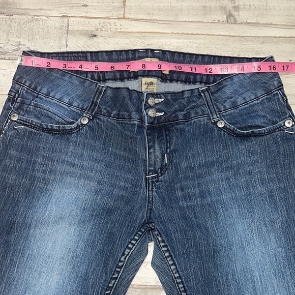 𝅺Tyte Straight‎ Leg Women’s Jeans - Picture 6 of 7